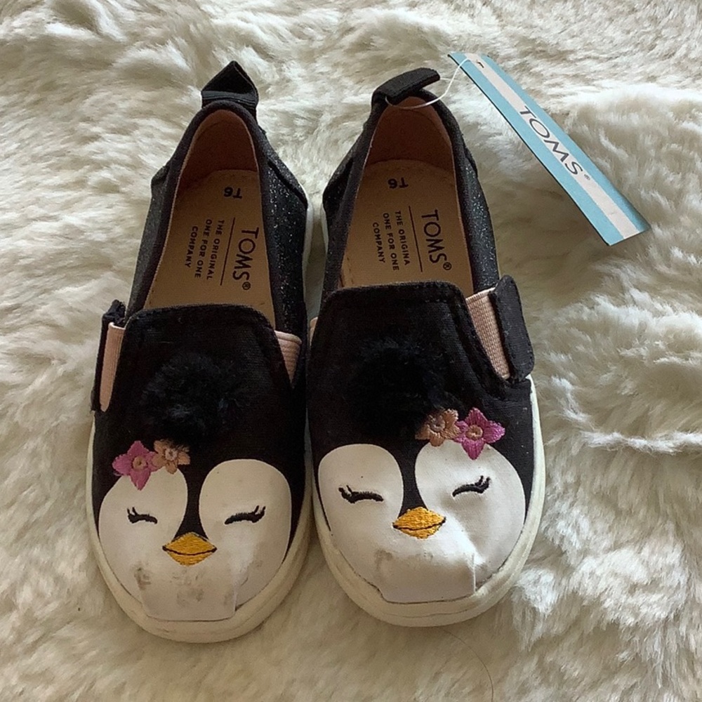 Toms penguin toddler shoe 6